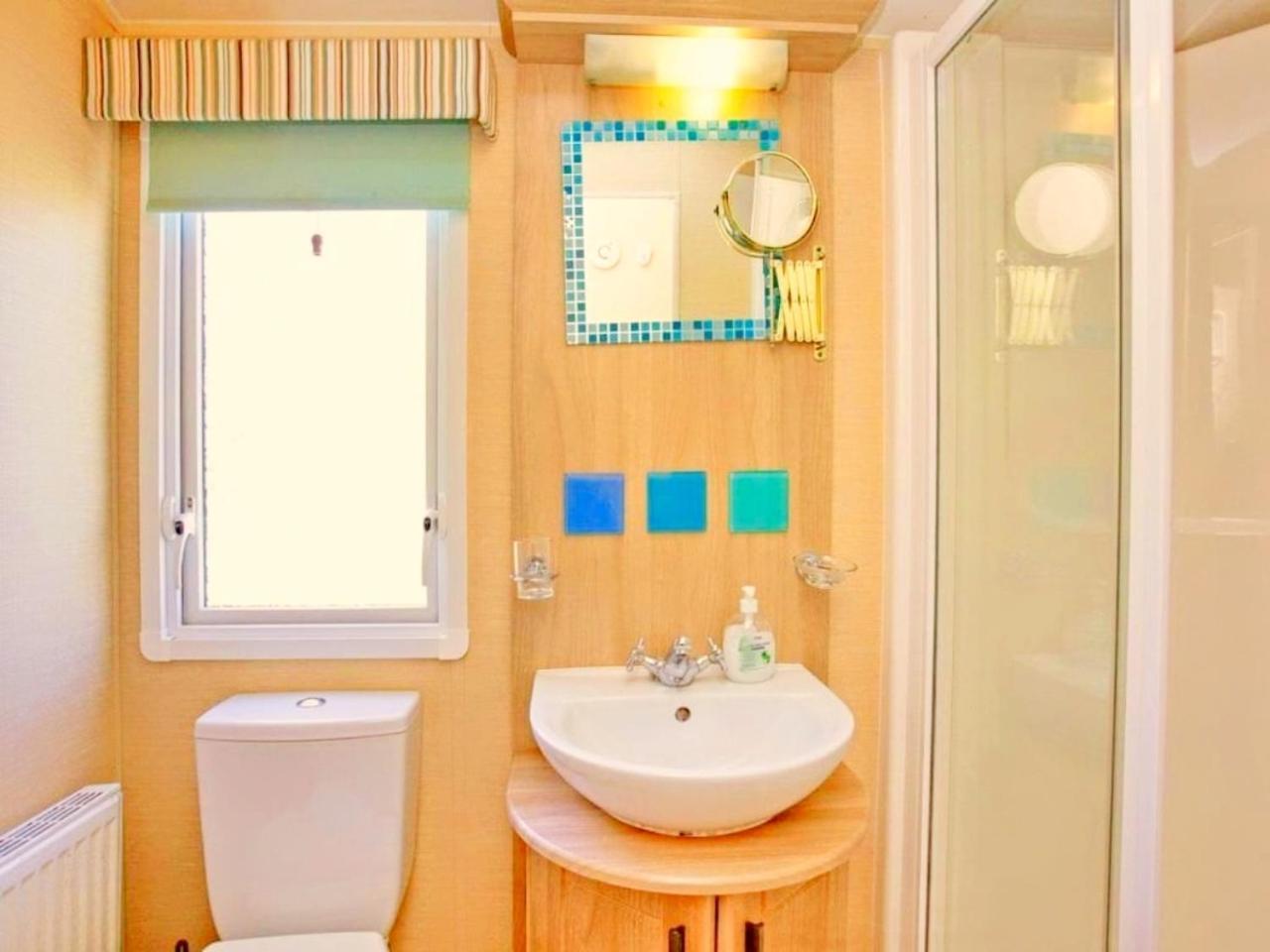 Hillside Caravan Долиш Екстериор снимка
