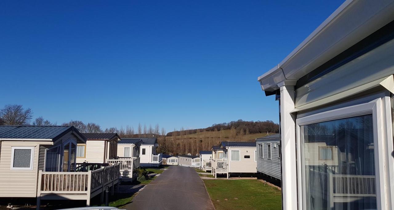 Hillside Caravan Долиш Екстериор снимка